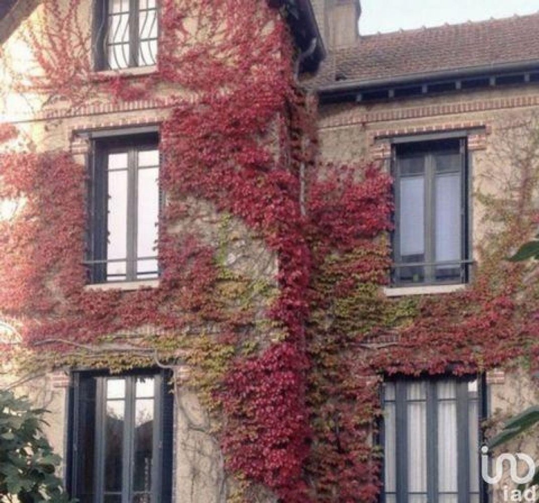 4 bedrooms House in Sens, France No. 2402