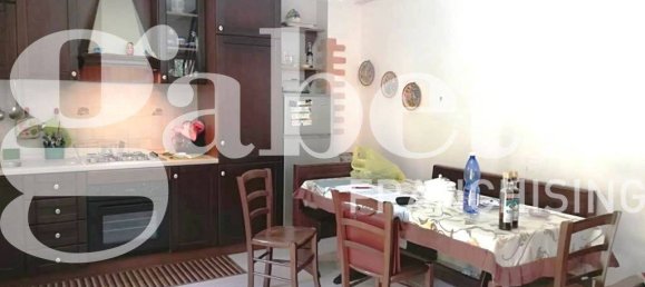 2 Schlafzimmer Villa in Galluccio, Italy, Nr. 32906 8