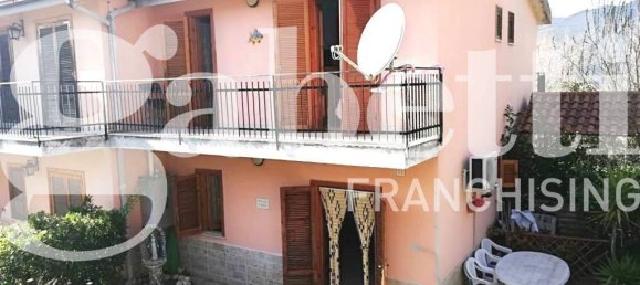 2 Schlafzimmer Villa in Galluccio, Italy, Nr. 32906 2
