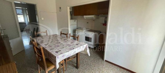 Apartamento de 2 dormitorios en Jesi, Italy No. 196087 14