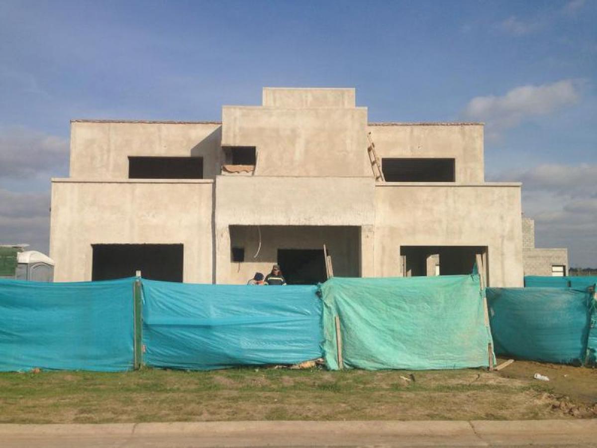 Granja de 5 dormitorios en Esteban Echeverría, Argentina No. 44484