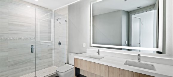 5 chambres propriété commerciale à vendre à Miami, Miami-Dade, Florida, USA № 614674 21