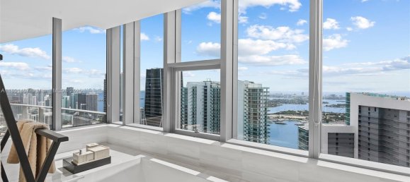 5 chambres propriété commerciale à vendre à Miami, Miami-Dade, Florida, USA № 614674 9