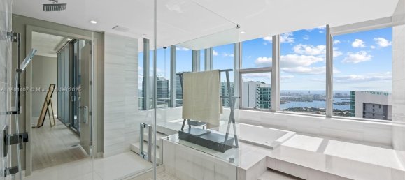 5 chambres propriété commerciale à vendre à Miami, Miami-Dade, Florida, USA № 614674 10