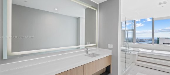 5 chambres propriété commerciale à vendre à Miami, Miami-Dade, Florida, USA № 614674 11