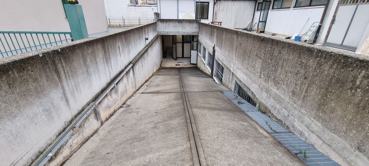 Коммерческая недвижимость с 2 комнатами в Виченца, Италия № 67507