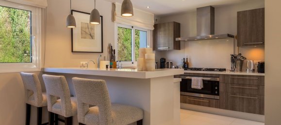 Villa de 4 dormitorios en Marbella, Spain No. 112791 35