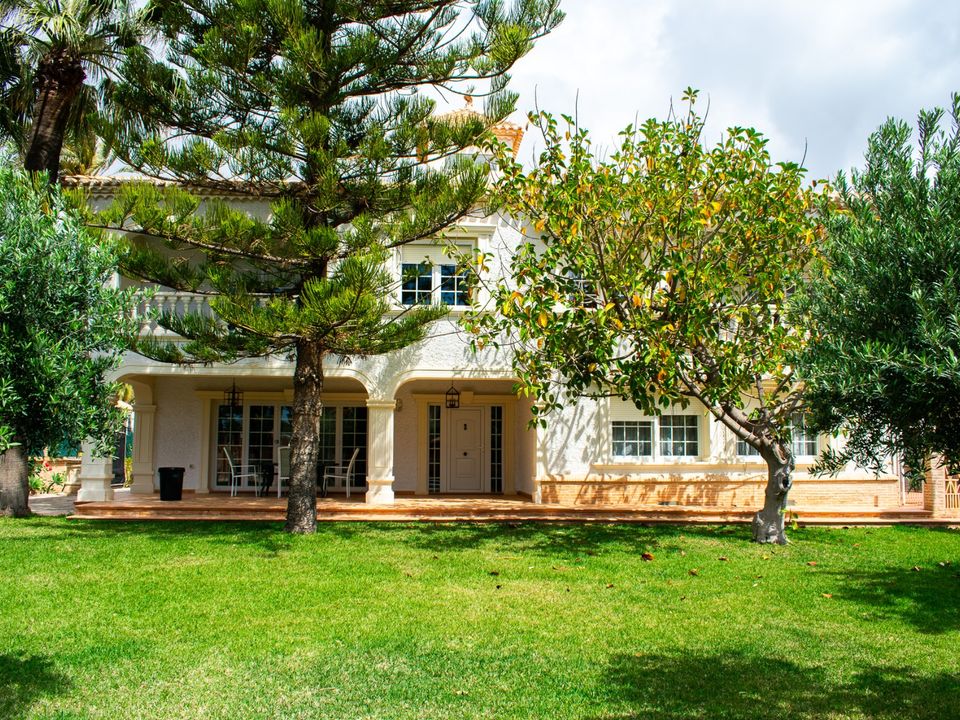 7 bedrooms Villa in Cabo Roig, Spain No. 222305