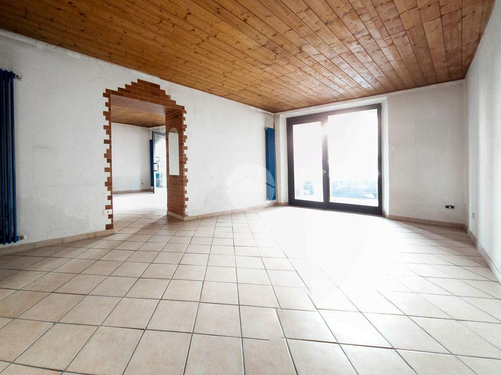 Oficina de 1 habitación en Urgnano, Italy No. 287955