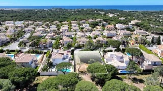 537m² Land in Almancil, Portugal No. 107403