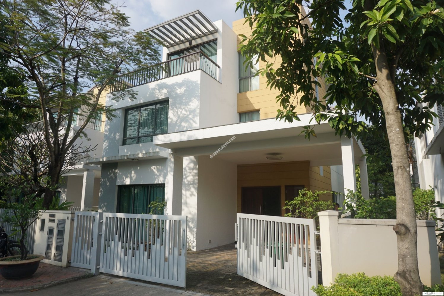 300m² House in Thu Duc, Vietnam No. 10546