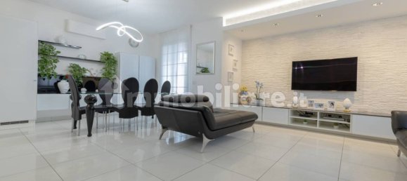 Villa T3 em Lainate, Italy N.º 22913 22