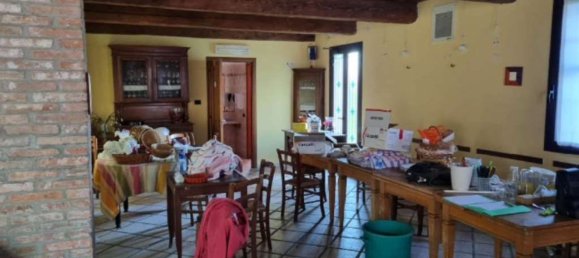 30 bedrooms Villa in Ferrara, Italy No. 328498 3