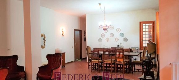 Apartamento T6 em Prato, Italy N.º 377851 23