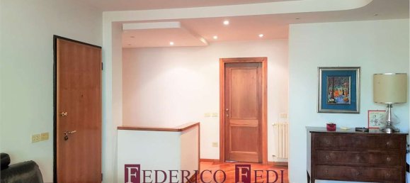 Apartamento T6 em Prato, Italy N.º 377851 9