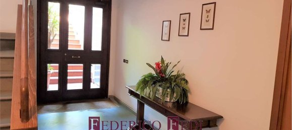 Apartamento T6 em Prato, Italy N.º 377851 30