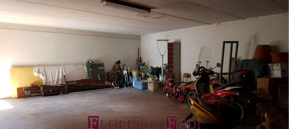 Apartamento T6 em Prato, Italy N.º 377851 31