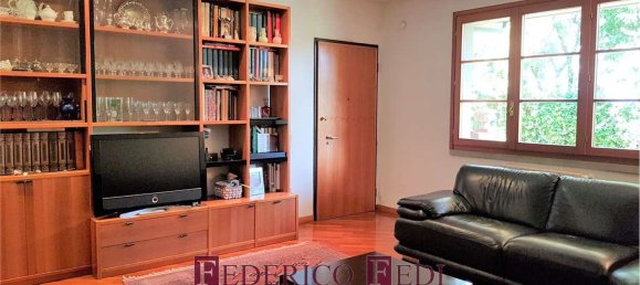 Apartamento T6 em Prato, Italy N.º 377851 8