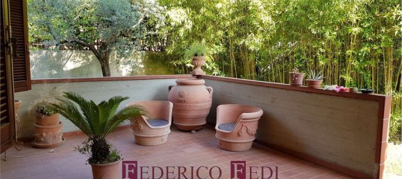 Apartamento T6 em Prato, Italy N.º 377851 3