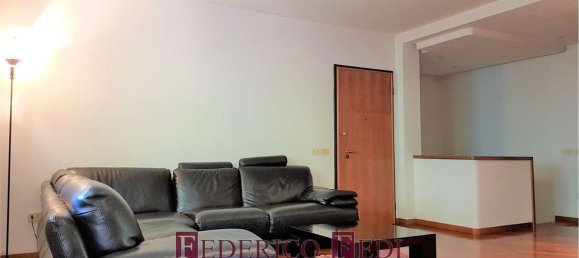Apartamento T6 em Prato, Italy N.º 377851 21