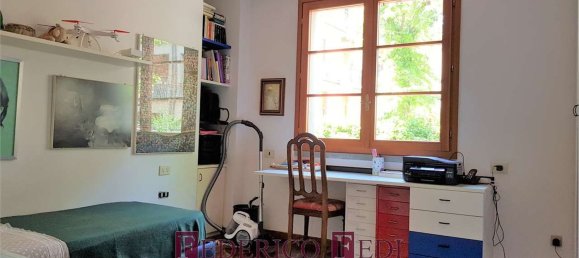 Apartamento T6 em Prato, Italy N.º 377851 16