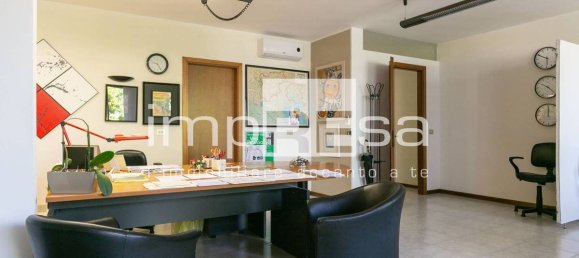 Apartamento de 2 dormitorios en Pordenone, Italy No. 332775 13