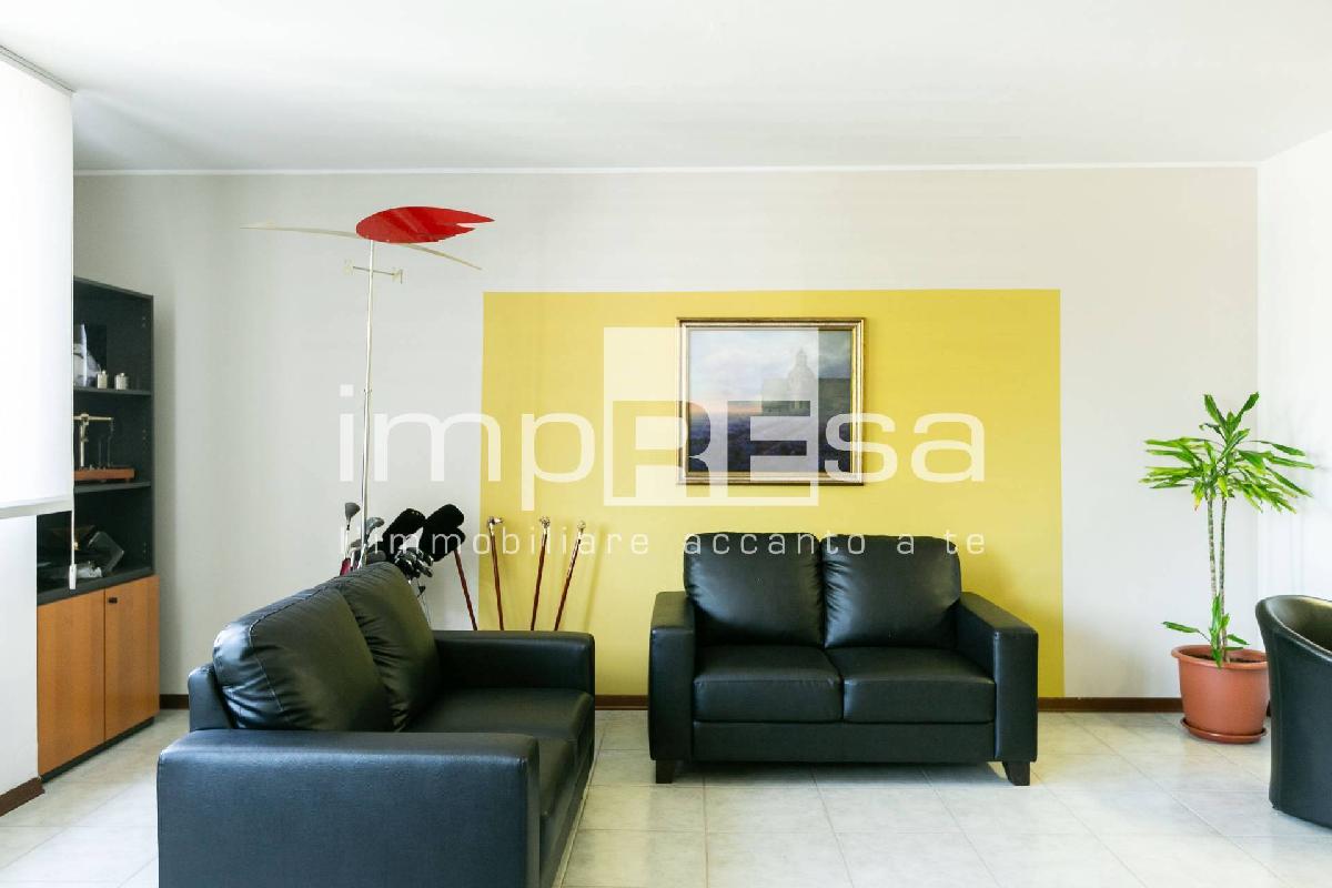 Apartamento de 2 dormitorios en Pordenone, Italy No. 332775