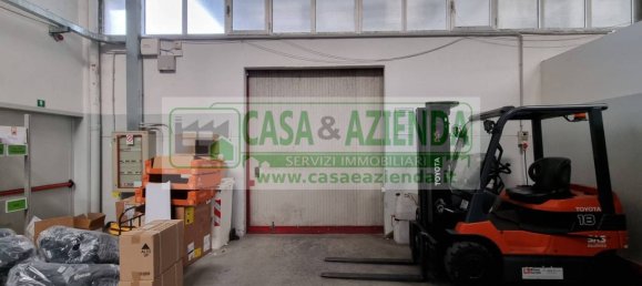 3-Zimmer Lagerhaus in Vimodrone, Italy, Nr. 160907 12