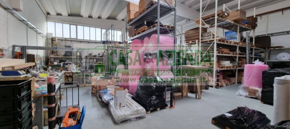 3-Zimmer Lagerhaus in Vimodrone, Italy, Nr. 160907 11