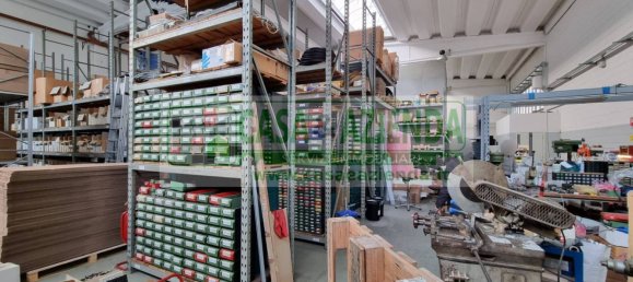 3-Zimmer Lagerhaus in Vimodrone, Italy, Nr. 160907 9