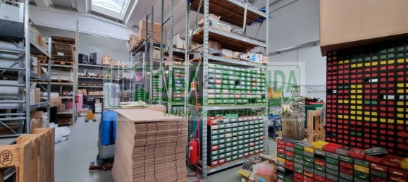 3-Zimmer Lagerhaus in Vimodrone, Italy, Nr. 160907 8