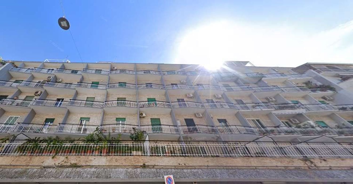 4غرفة شقة في Bari, Italy رقم 236599