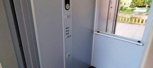 2-salle Appartement à Varese, Italy No. 38111 10