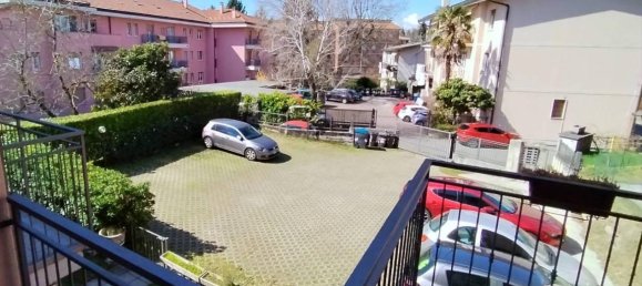 2-salle Appartement à Varese, Italy No. 38111 4