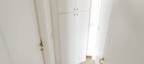 2-salle Appartement à Varese, Italy No. 38111 27