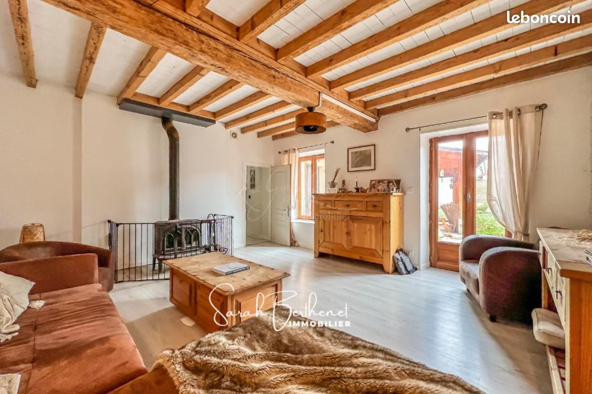 Casa de 3 dormitorios en L'Arbresle, France No. 343487