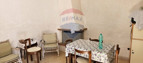 2 bedrooms Apartment in Contrada, Italy No. 52970 4