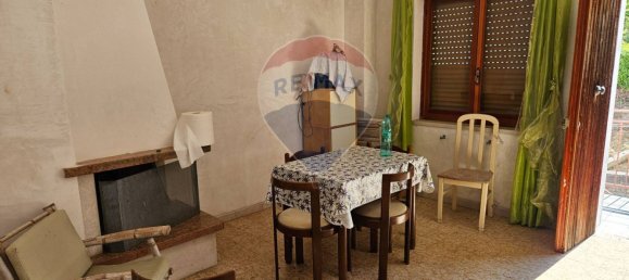 2 bedrooms Apartment in Contrada, Italy No. 52970 3