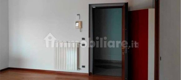 2 bedrooms Apartment in Dalmine, Italy No. 270295 4