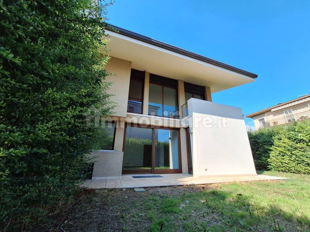 2 غرف نوم فيلا في San Martino Buon Albergo, Italy رقم 272912