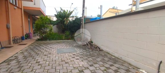 Квартира с 3 спальнями в Пескара, Италия № 165844 4