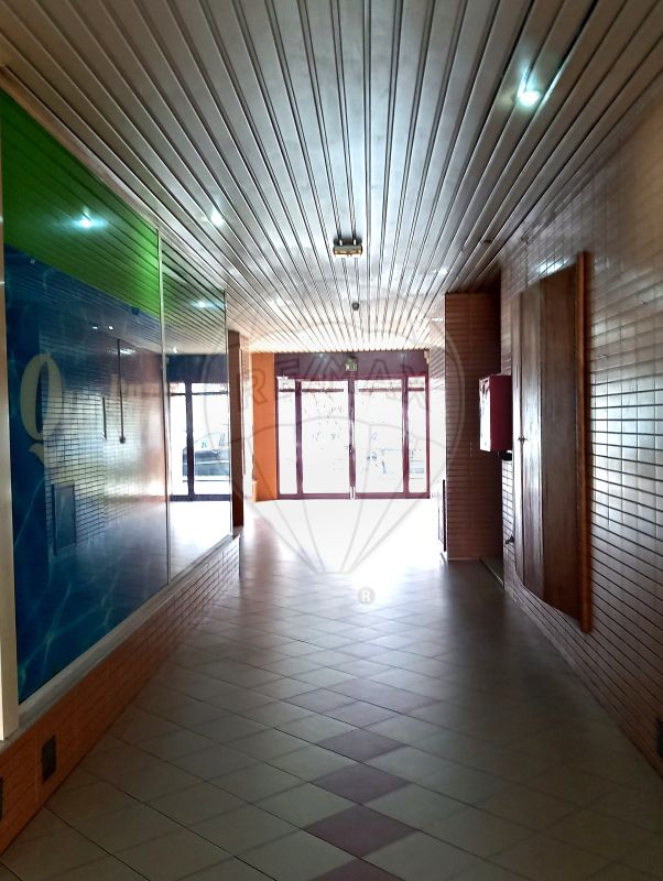 45m² Commercial property in Porto, Portugal No. 68420