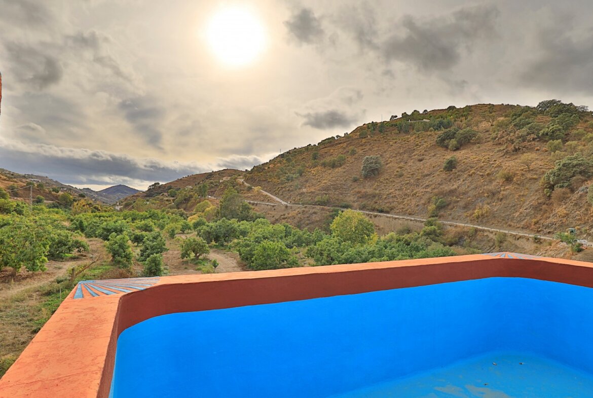 Villa de 3 dormitorios en Cómpeta, Spain No. 54827