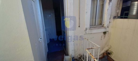 9 bedrooms Building in Lisbon, Portugal No. 102622 13