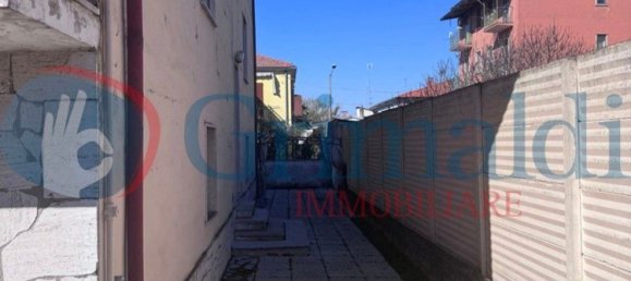 3 rooms Apartment in San Martino Siccomario, Italy No. 6968 36