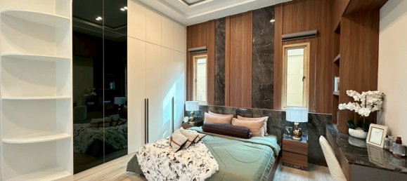 4 bedrooms Villa for sale in Pattaya, Chonburi, Eastern Thailand, Thailand № 60159 8
