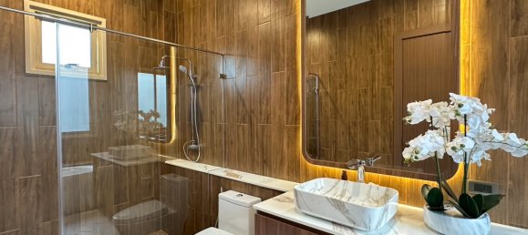 4 bedrooms Villa for sale in Pattaya, Chonburi, Eastern Thailand, Thailand № 60159 12