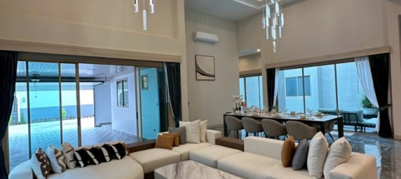4 bedrooms Villa for sale in Pattaya, Chonburi, Eastern Thailand, Thailand № 60159 10