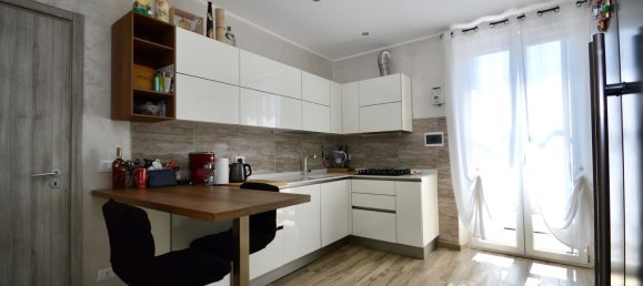 Apartamento de 4 dormitorios en Turin, Italy No. 348662 5