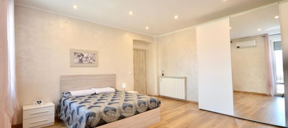 Apartamento de 4 dormitorios en Turin, Italy No. 348662 18